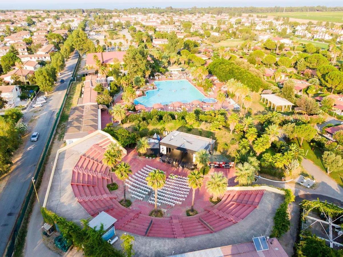 Villaggio Marlusa マリーナ・ディ・シーバリ エクステリア 写真