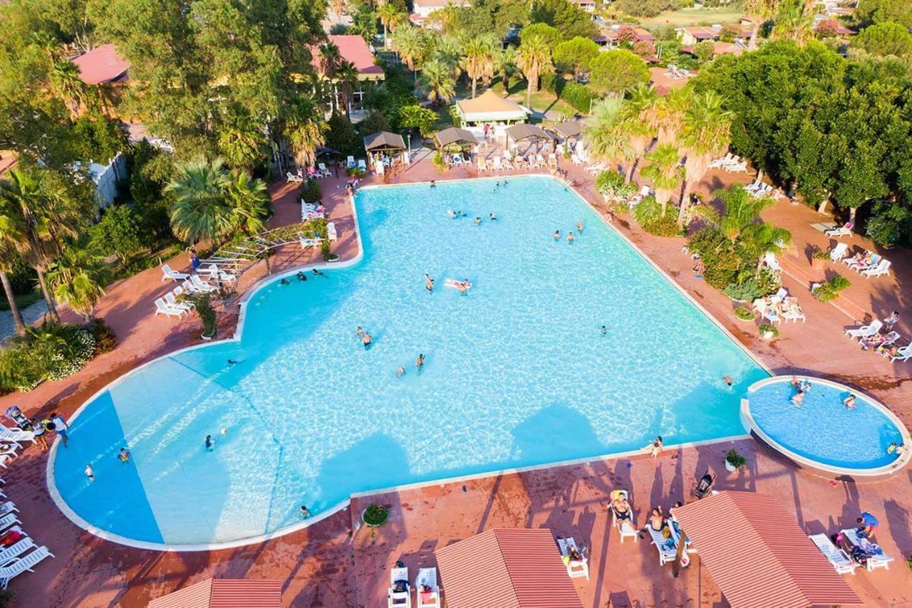 Villaggio Marlusa マリーナ・ディ・シーバリ エクステリア 写真