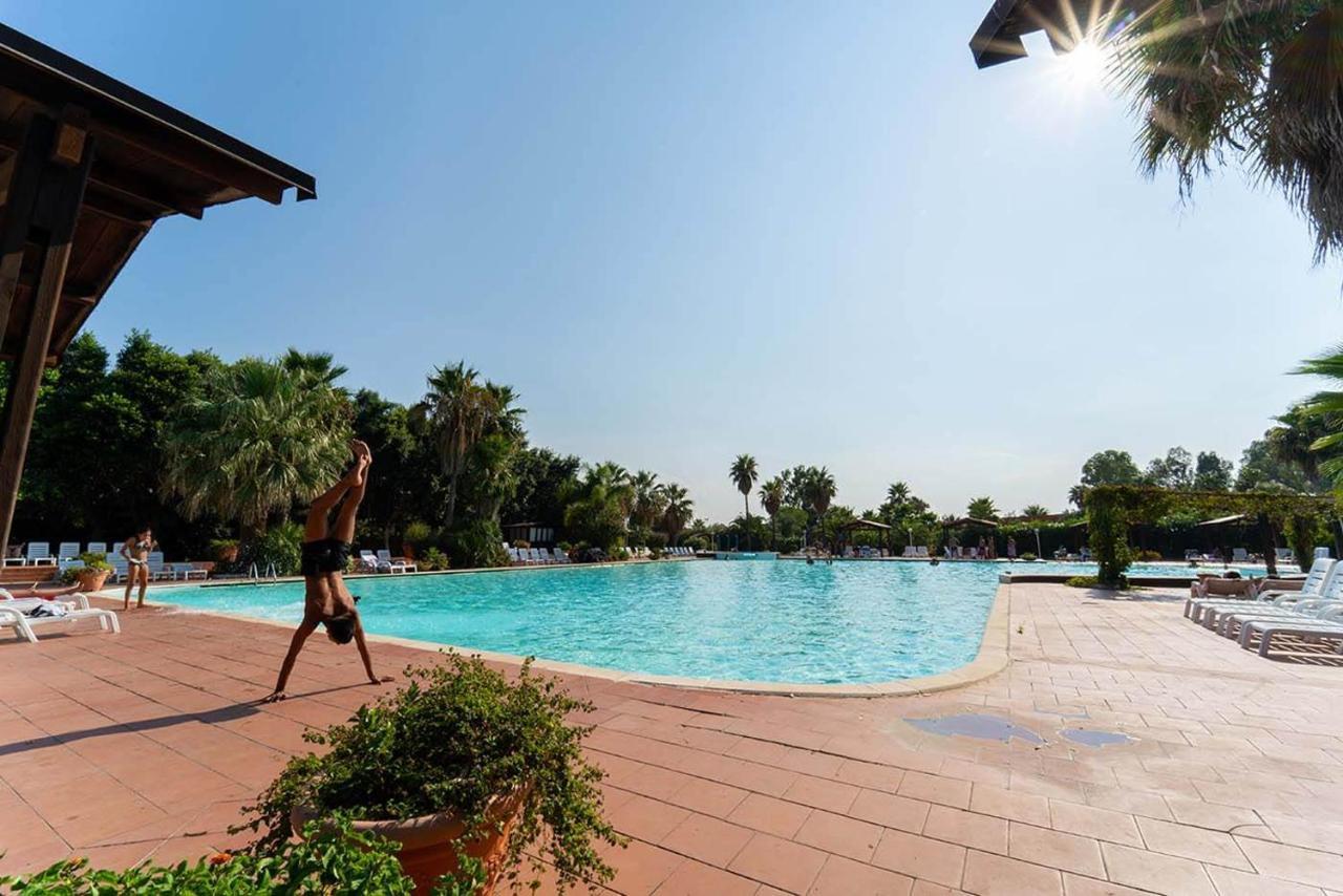 Villaggio Marlusa マリーナ・ディ・シーバリ エクステリア 写真
